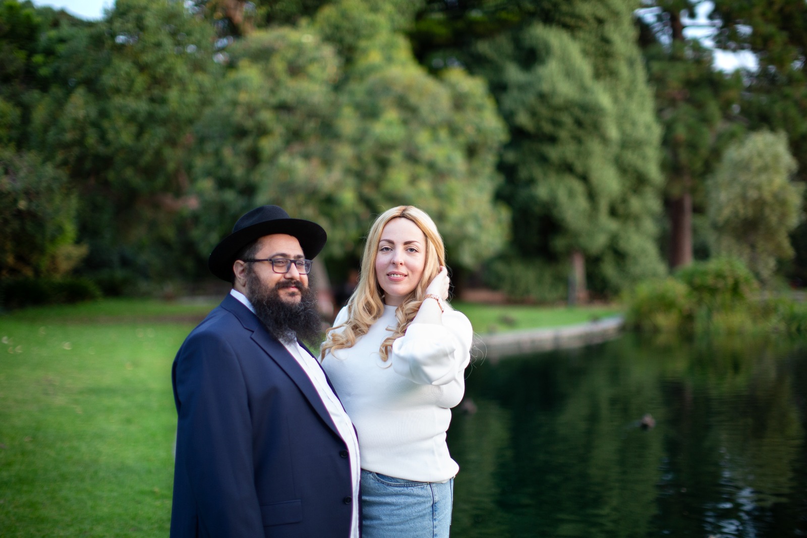 Portrait of Rabbi Levi Israel and Rebbetzin Ilana Kanevsky — Dobavyty